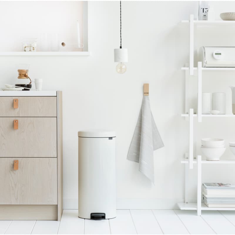 Cubo Pedal Blanco - Vista 3