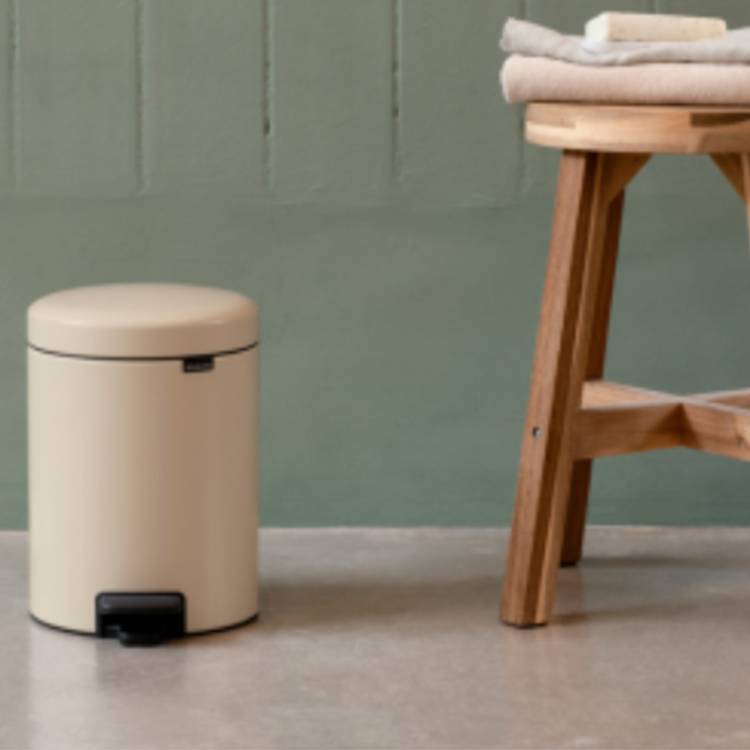 Cubo C/Pedal Newlcon - Vista 3