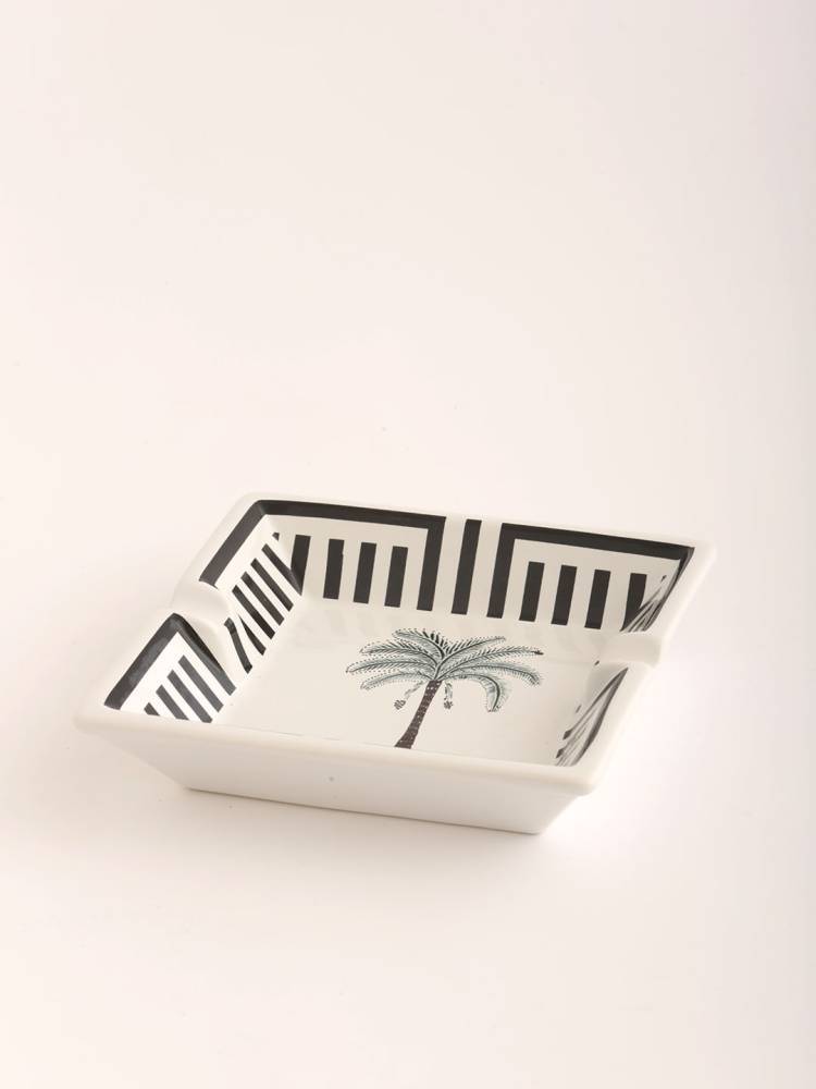 Cenicero Palm