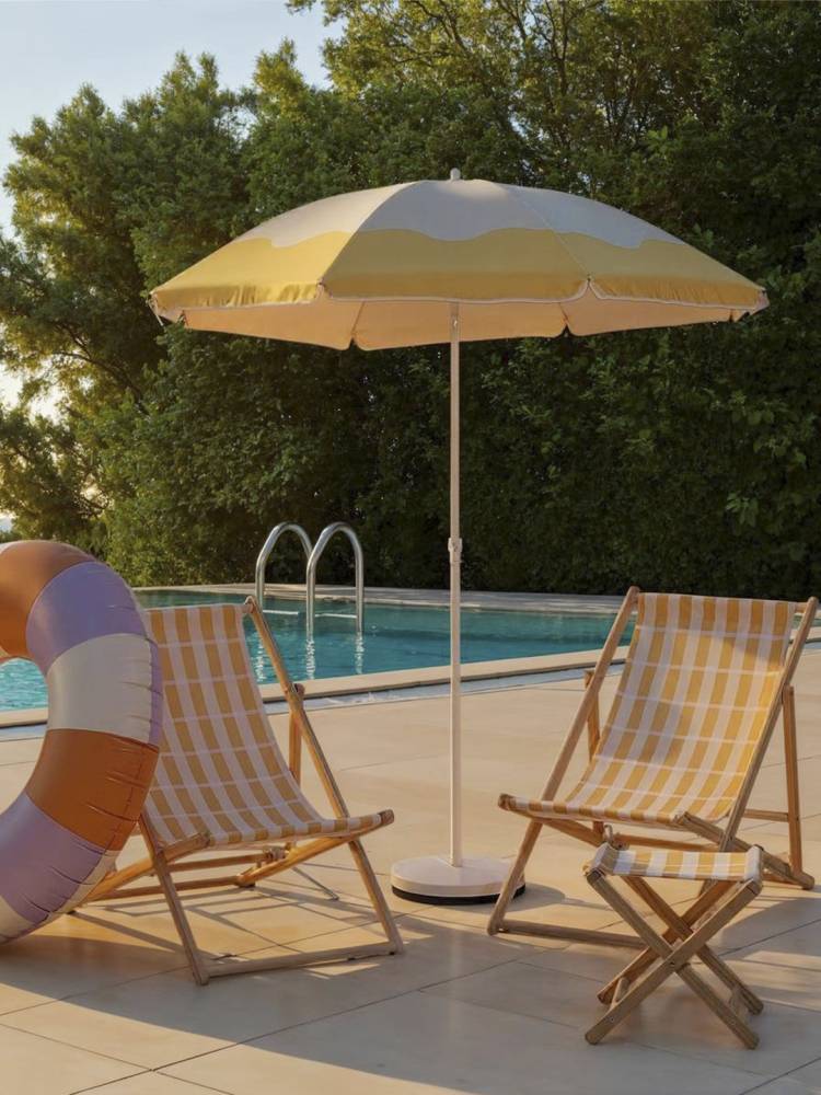 Sombrilla Poolside - Vista 3