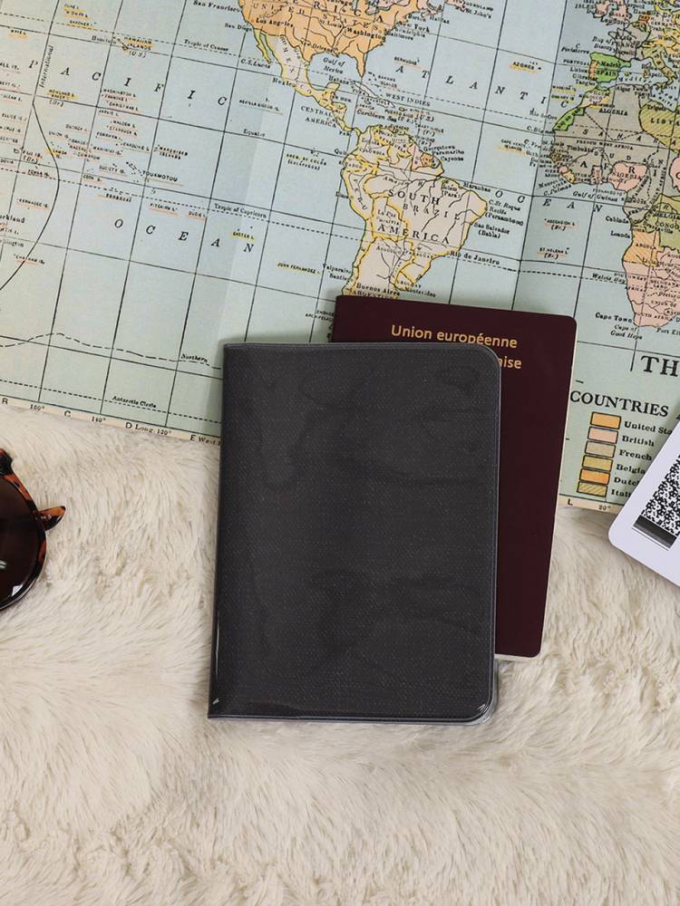 Funda P/Pasaporte Negro vista 2
